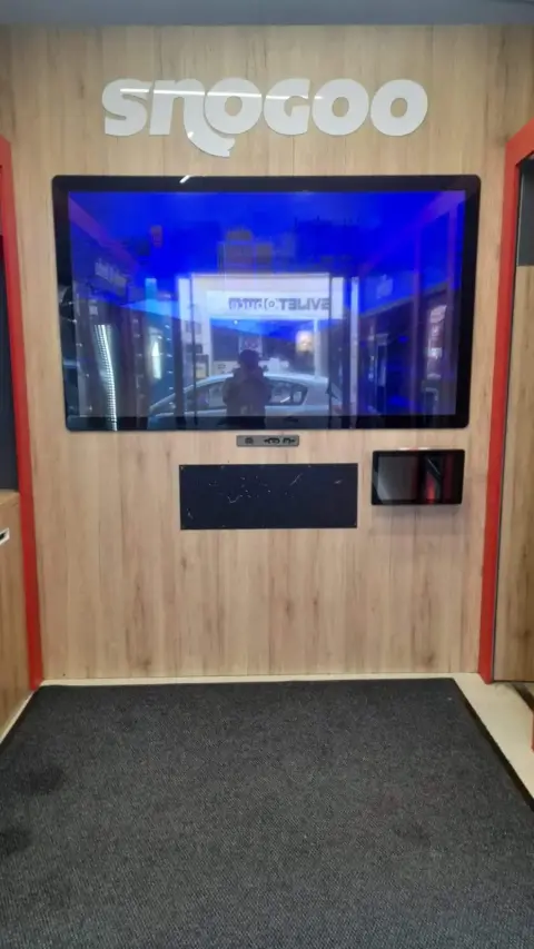 Franck — snack vending machine