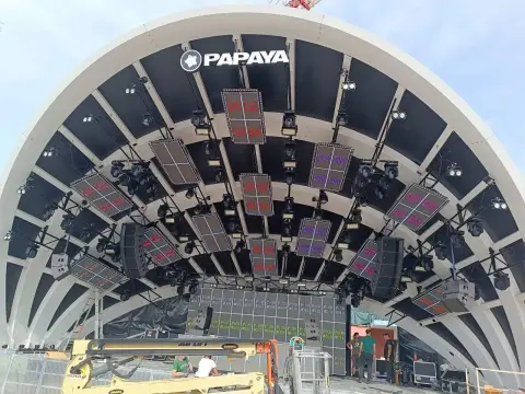 Papaya — large outdoor stage