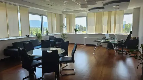 Transeuro Adria — office space with tables and seating